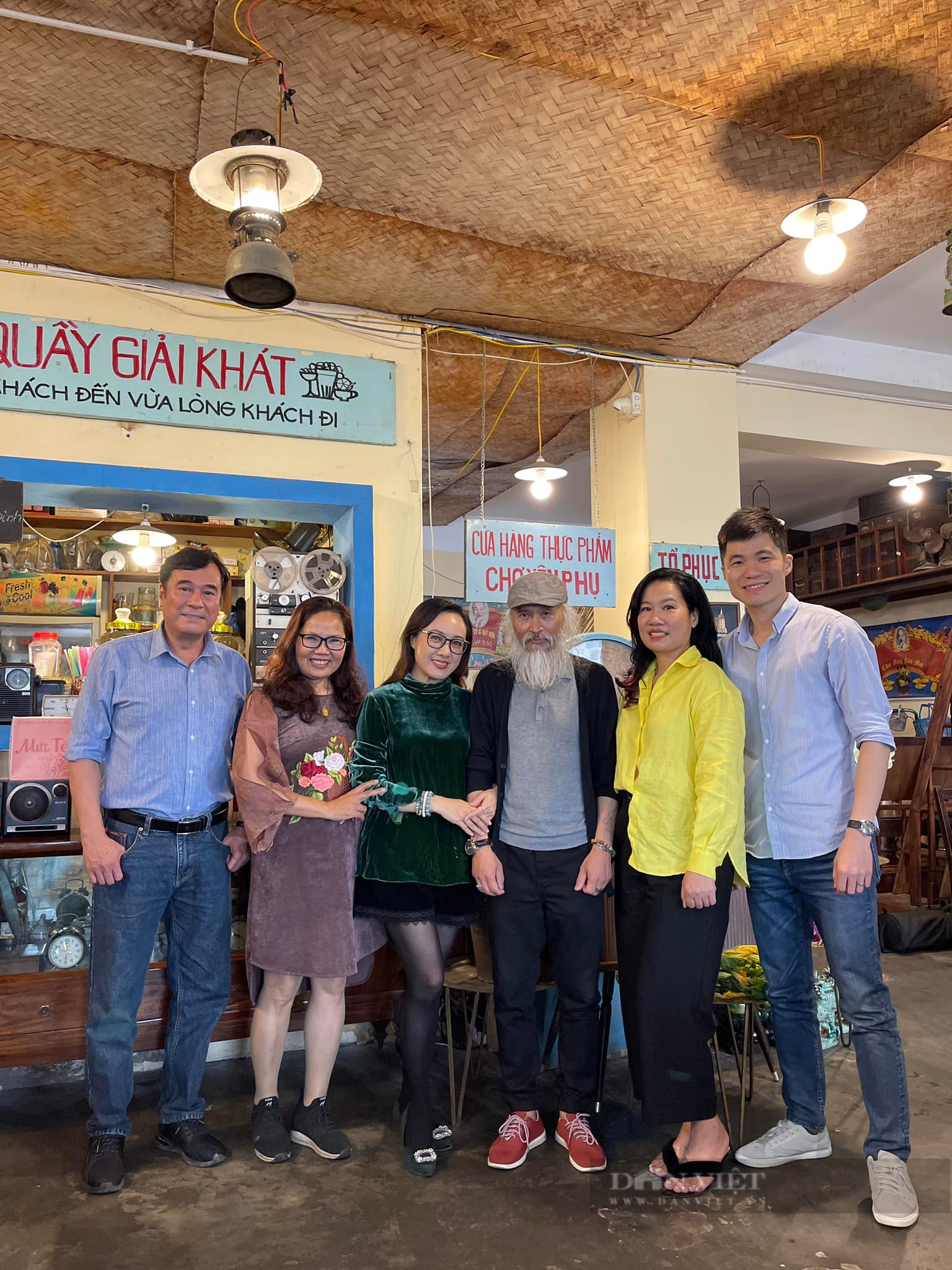 Hà Nội: Có một cửa hàng cơm hút du khách nước ngoài bởi những món ăn thú vị này - Ảnh 5.