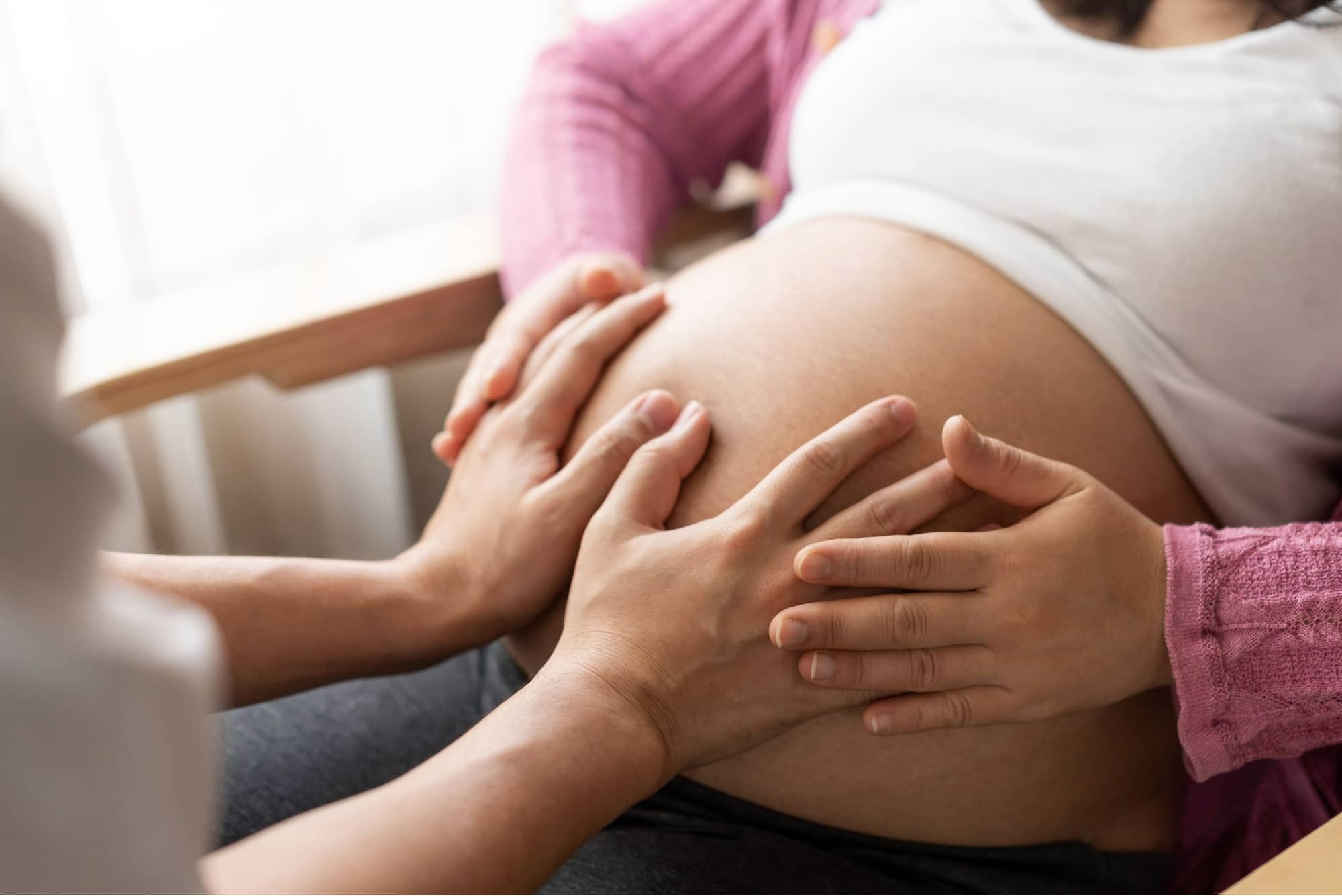Có hiện tượng mua bán trứng, tinh trùng, phôi thai tràn lan: Siết chặt mang thai hộ vì mục đích nhân đạo - Ảnh 1.