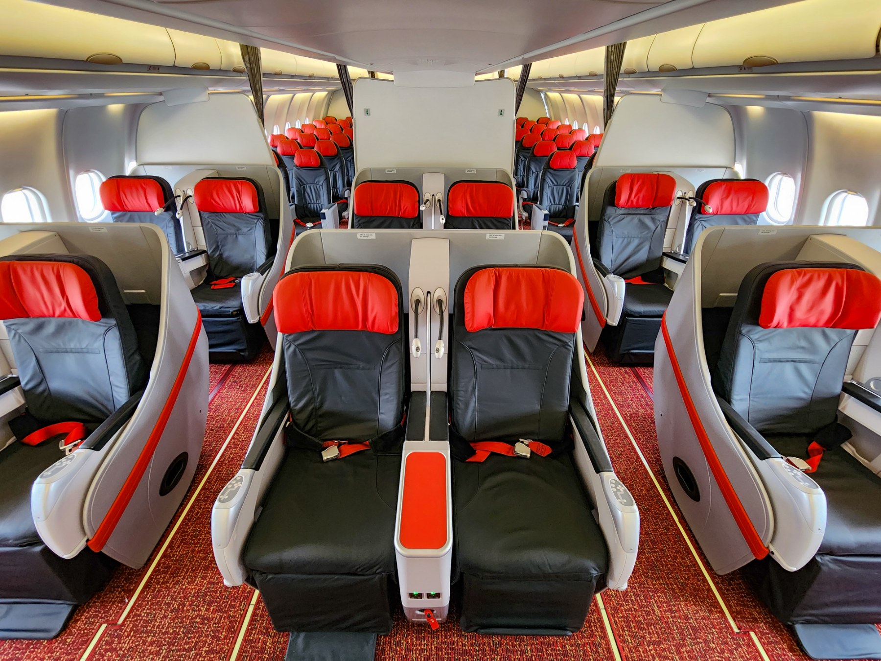 Vietjet dẫn đầu dịch vụ bay của hàng không chi phí thấp toàn cầu 2023 do AirlineRatings bình chọn - Ảnh 2.