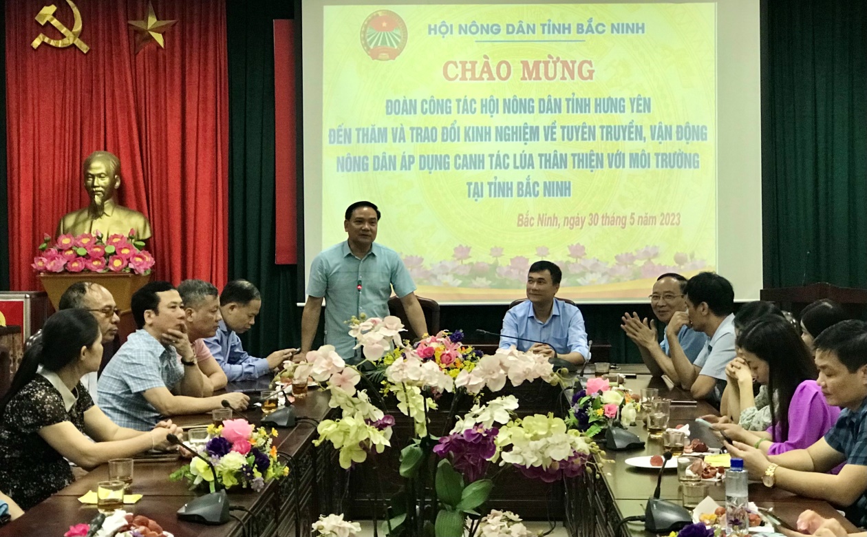 Hội Nông dân Hưng Yên, Bắc Ninh trao đổi kinh nghiệm vận động nông dân áp dụng canh tác lúa thân thiện môi trường - Ảnh 3.