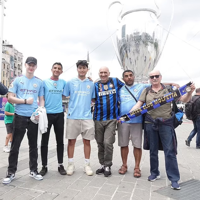 Istanbul sôi động trước giờ diễn ra chung kết Champions League - Ảnh 7.