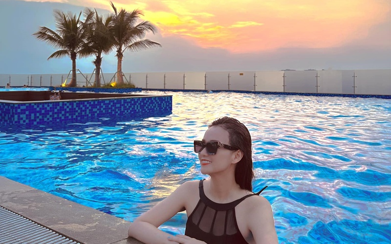Nữ diễn viên miền Bắc có biệt thự 60 tỷ, mùa hè sung sướng trốn nóng trong bể bơi &quot;resort tại gia&quot; - Ảnh 4.