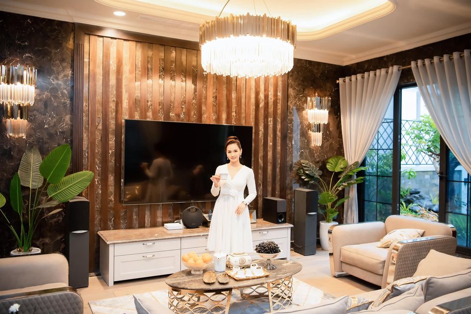 Nữ diễn viên miền Bắc có biệt thự 60 tỷ, mùa hè sung sướng trốn nóng trong bể bơi &quot;resort tại gia&quot; - Ảnh 17.