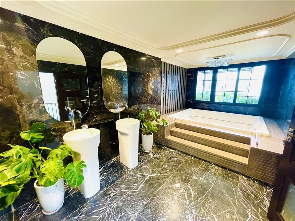Nữ diễn viên miền Bắc có biệt thự 60 tỷ, mùa hè sung sướng trốn nóng trong bể bơi &quot;resort tại gia&quot; - Ảnh 20.