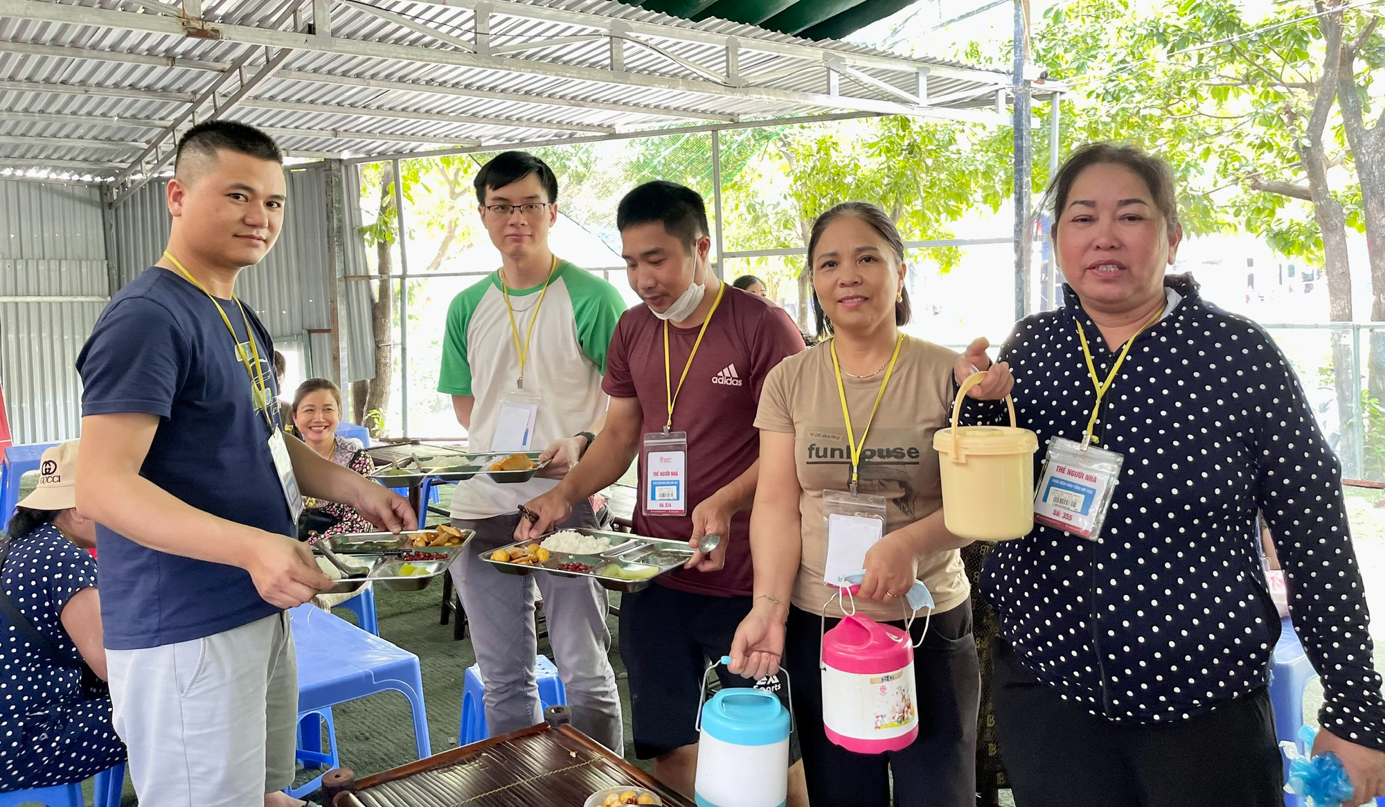 Yêu thương là cùng sẻ chia từng bữa ngọt bùi - Ảnh 7.