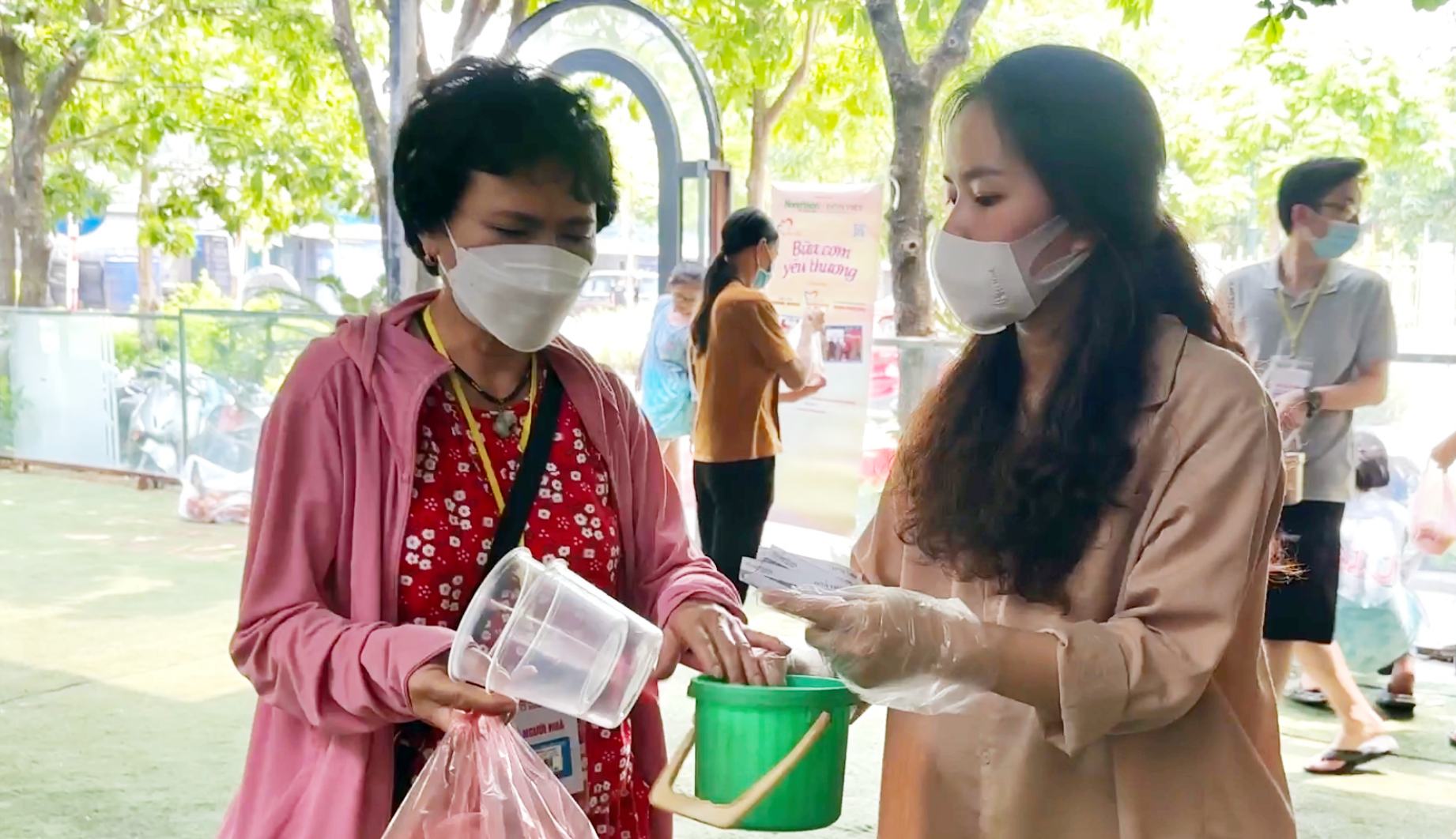 Yêu thương là cùng sẻ chia từng bữa ngọt bùi - Ảnh 11.