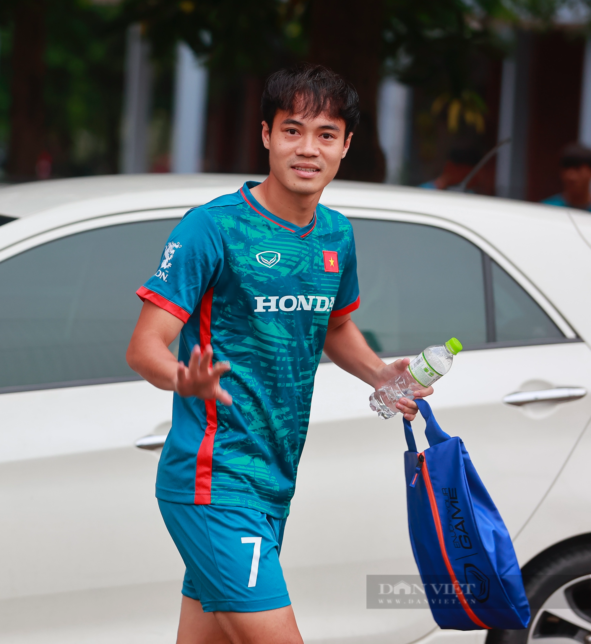Văn Toàn hí hửng trong ngày đầu tập cùng ĐT Việt Nam - Ảnh 4.