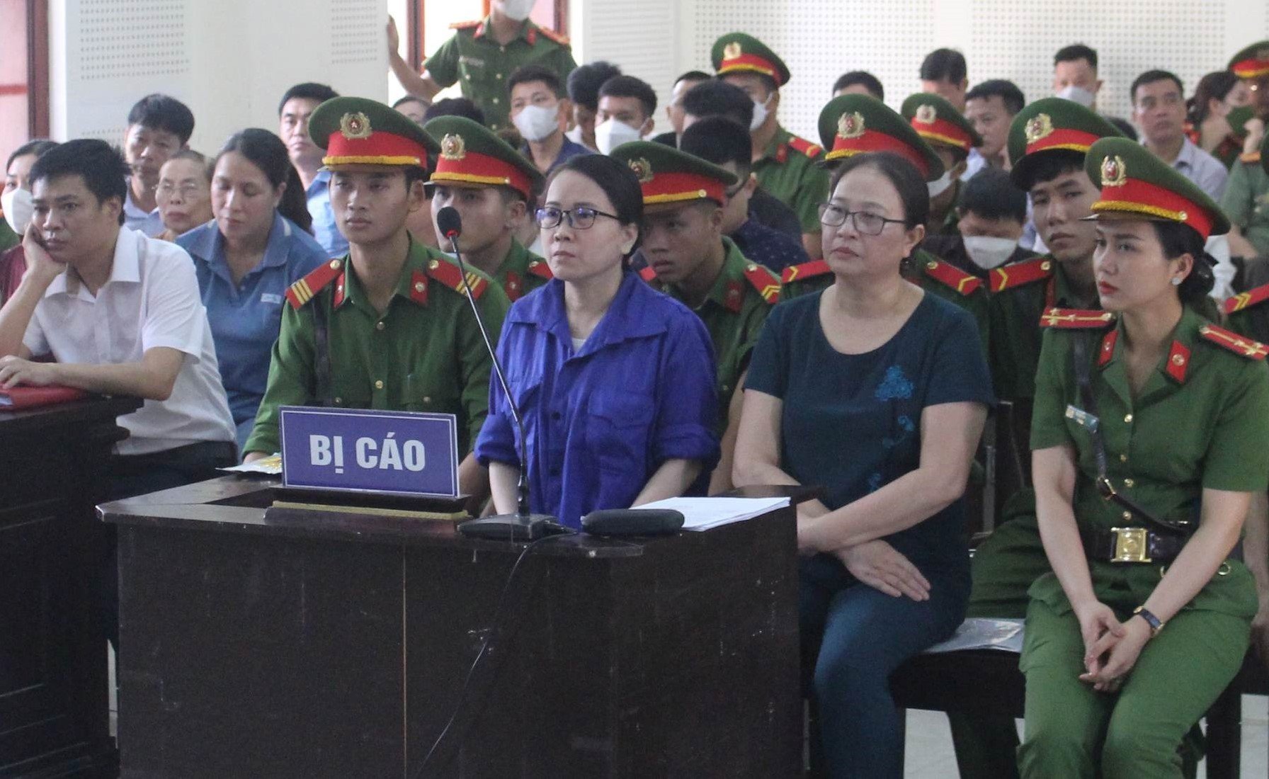 Bà Lê Thị Dung sức khỏe không tốt, bật khóc nói &quot;không chiếm đoạt&quot; - Ảnh 1.