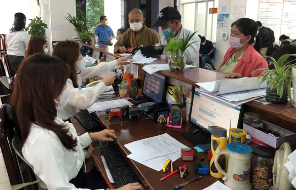 Rầm rộ mua bán sổ bảo hiểm xã hội - Ảnh 1.