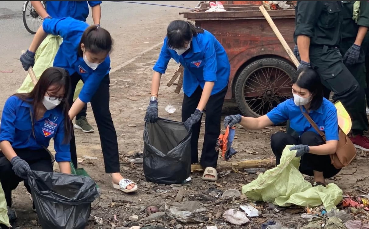 Huyện Nhà Bè cải tạo tuyến đường, khu đất trống thường xuyên bị xả rác - Ảnh 3.