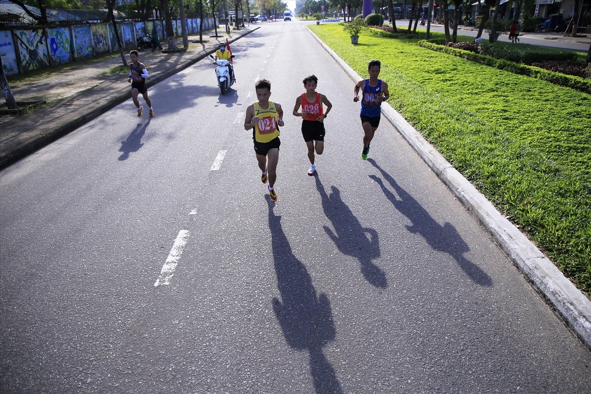 Quảng Nam: “Than khó khăn”, Tam Kỳ vẫn tổ chức giải marathon hơn 7,1 tỷ đồng - Ảnh 2. Quảng Nam: “Than khó khăn”, Tam Kỳ vẫn tổ chức giải marathon hơn 7,1 tỷ đồng - Ảnh 2.