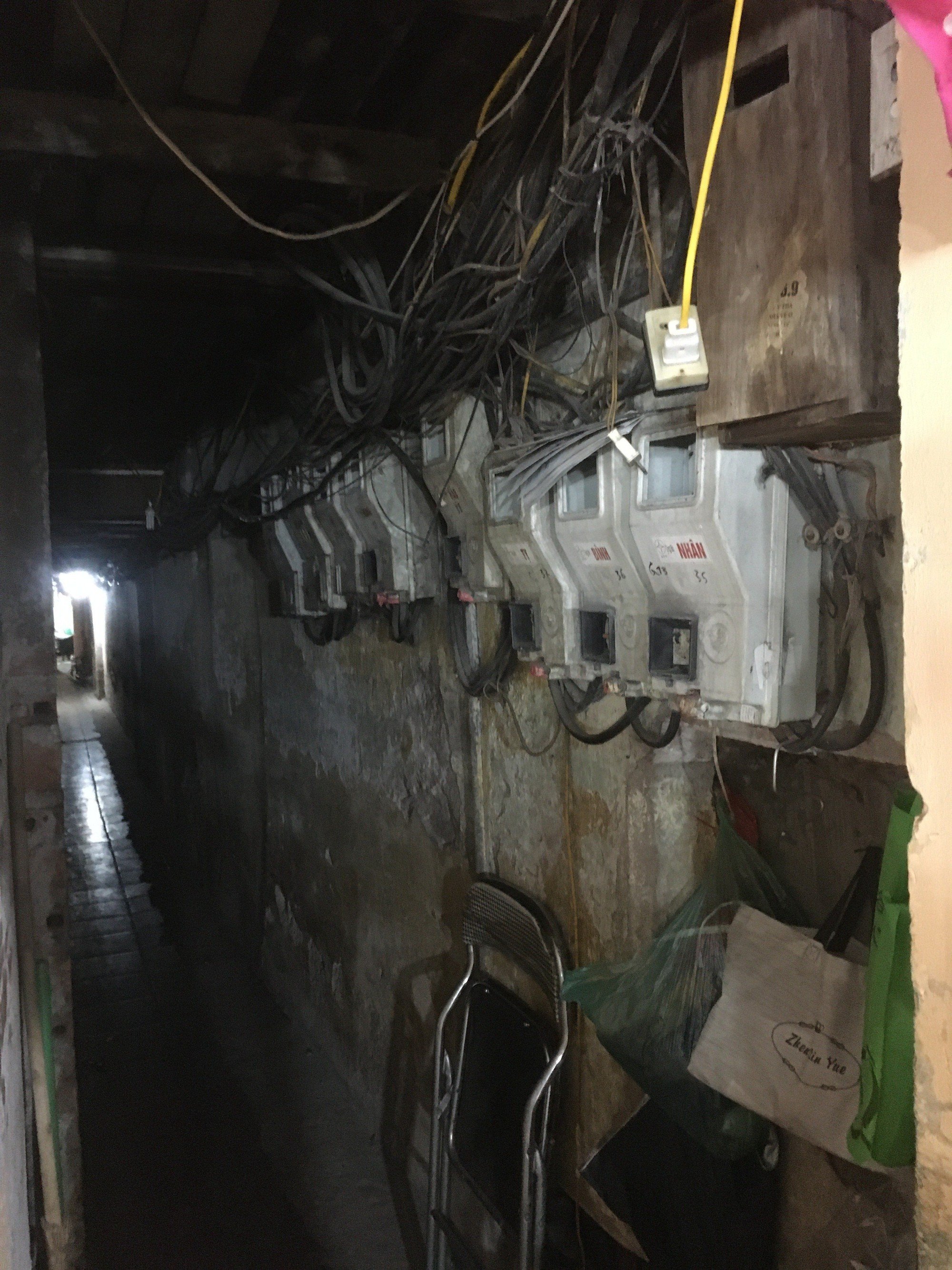 Ký ức Hà Nội: Tổ phục vụ nước sôi ở phổ cổ một thời - Ảnh 4.