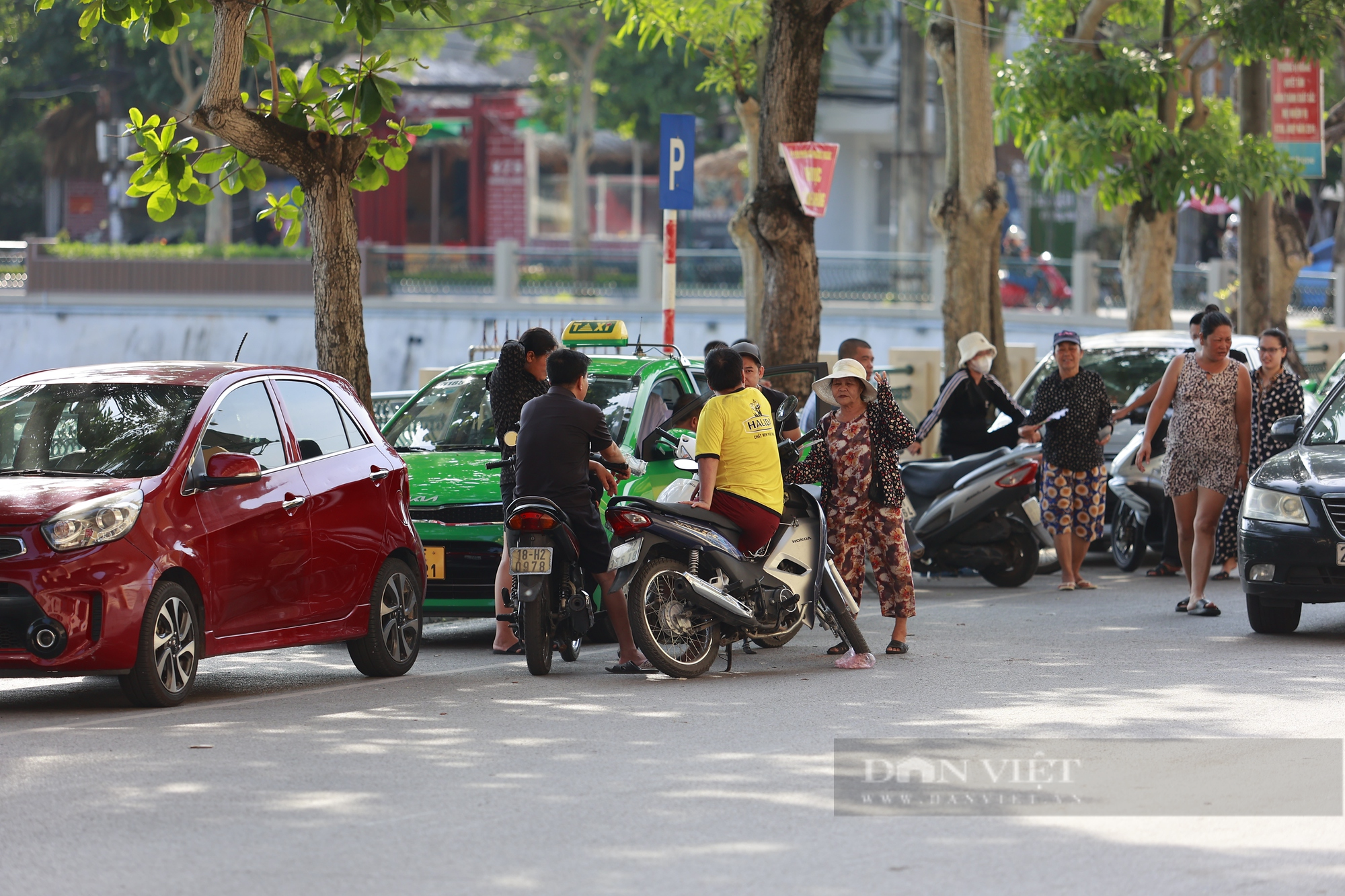 Thiên Trường cực “nóng”, phe vé Hà Nội xuống Nam Định hét giá trên trời!  - Ảnh 2.