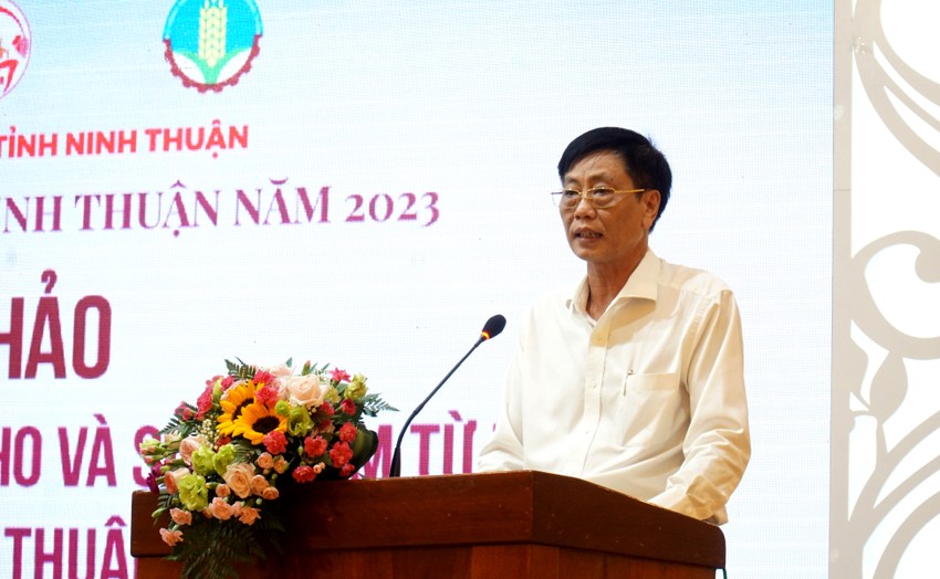 Ứng dụng công nghệ cao để &quot;mời khách ăn trái nho đang trên giàn&quot; - Ảnh 1.
