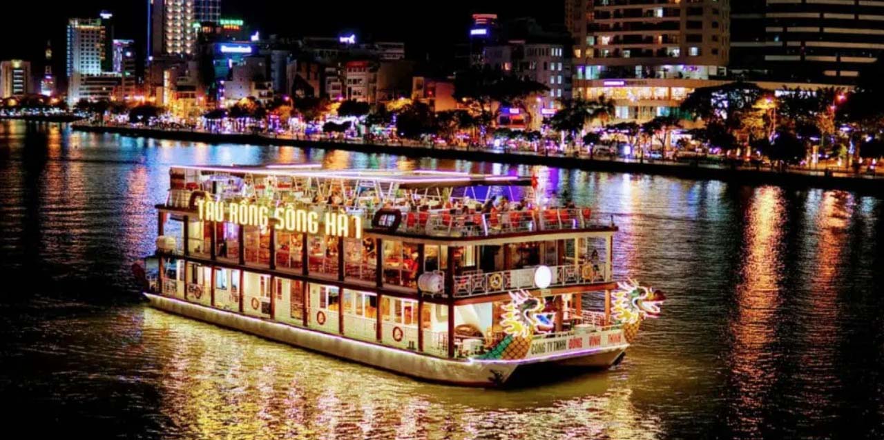 Độc đáo với trải nghiệm trên du thuyền và thưởng thức ẩm thực ba miền Bắc, Trung, Nam - Ảnh 6.