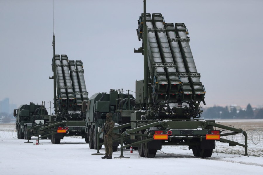 Chỉ huy đơn vị Patriot Ukraine tiết lộ cách bắn hạ tên lửa Kh-47 Kinzhal - Ảnh 11.