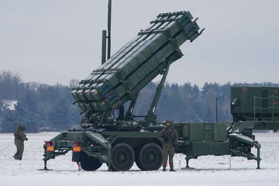 Chỉ huy đơn vị Patriot Ukraine tiết lộ cách bắn hạ tên lửa Kh-47 Kinzhal - Ảnh 12.