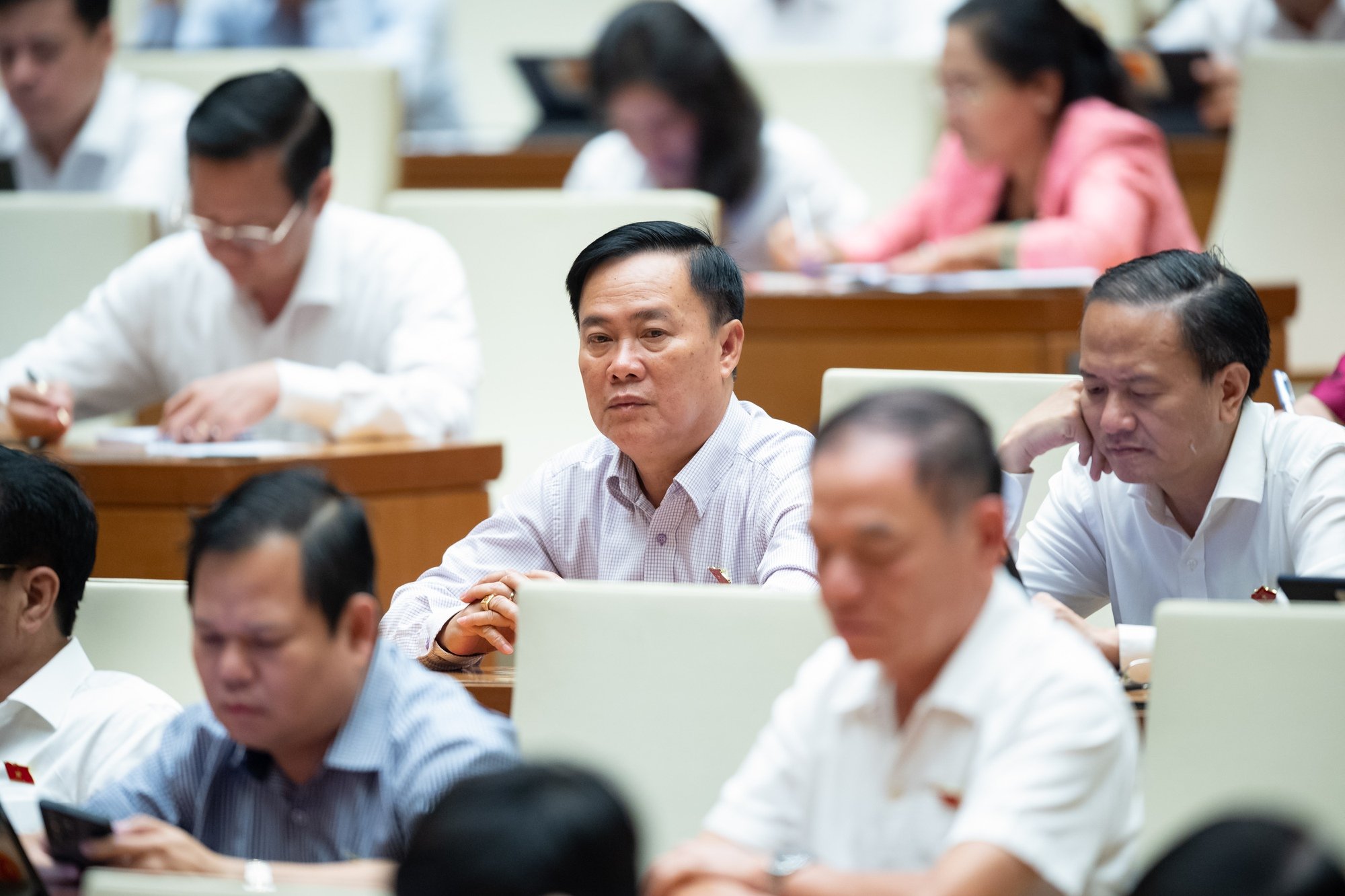 Quốc hội thông qua hàng loạt vấn đề nóng tại Luật Giá và Nghị quyết về Ngân sách Nhà nước - Ảnh 1.