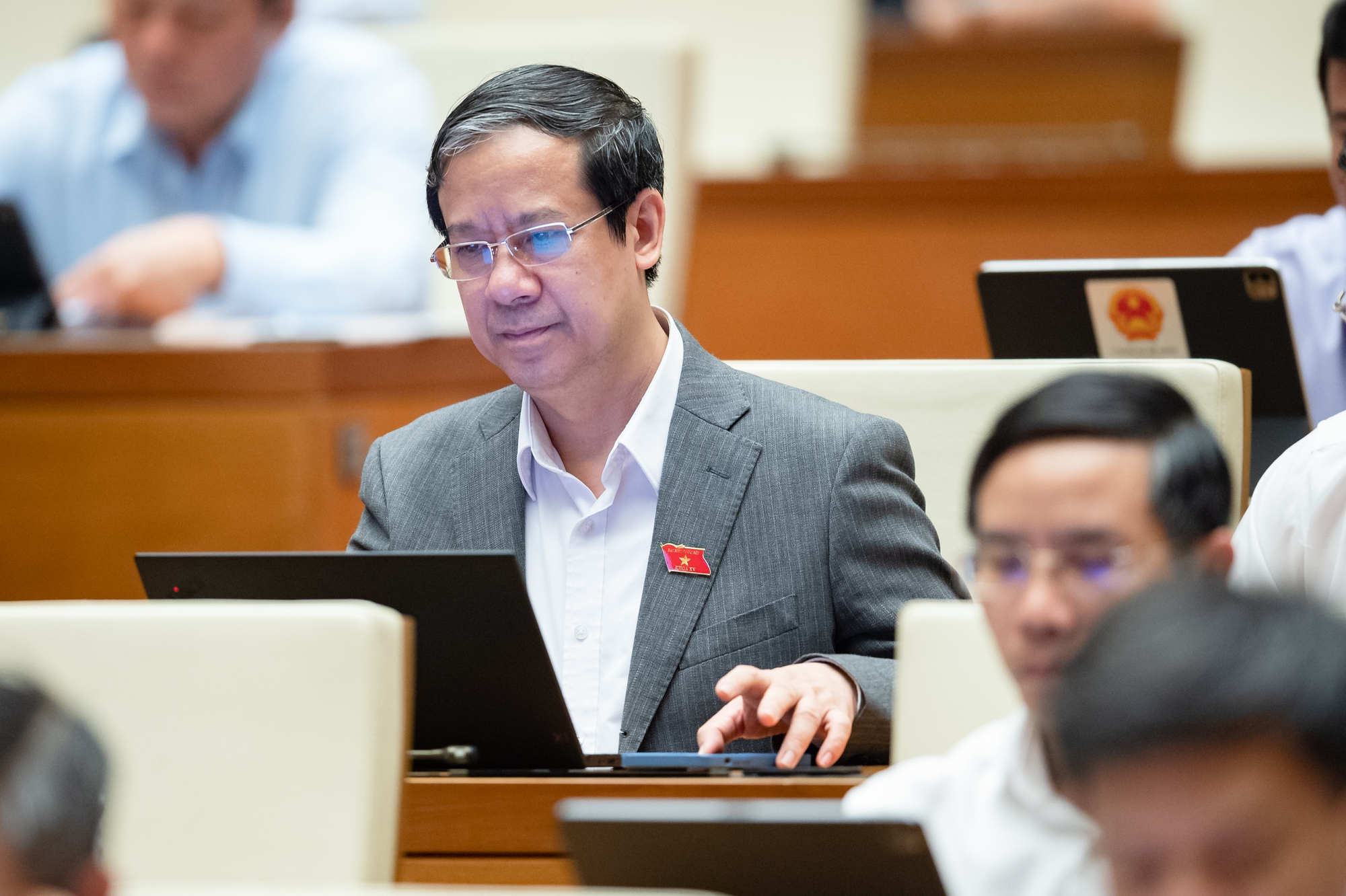 Quốc hội thông qua hàng loạt vấn đề nóng tại Luật Giá và Nghị quyết về Ngân sách Nhà nước - Ảnh 3.