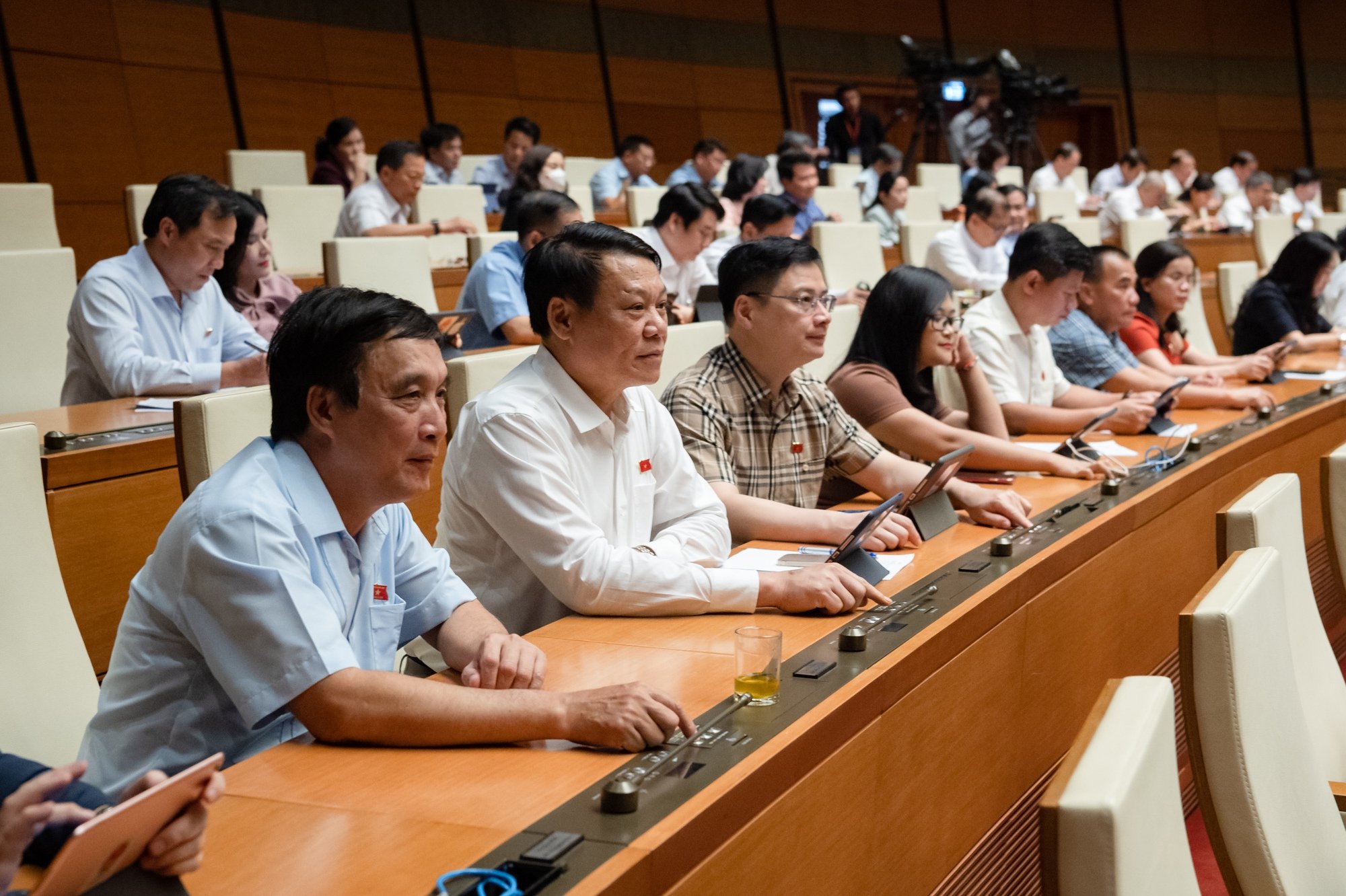 Quốc hội thông qua hàng loạt vấn đề nóng tại Luật Giá và Nghị quyết về Ngân sách Nhà nước - Ảnh 2.