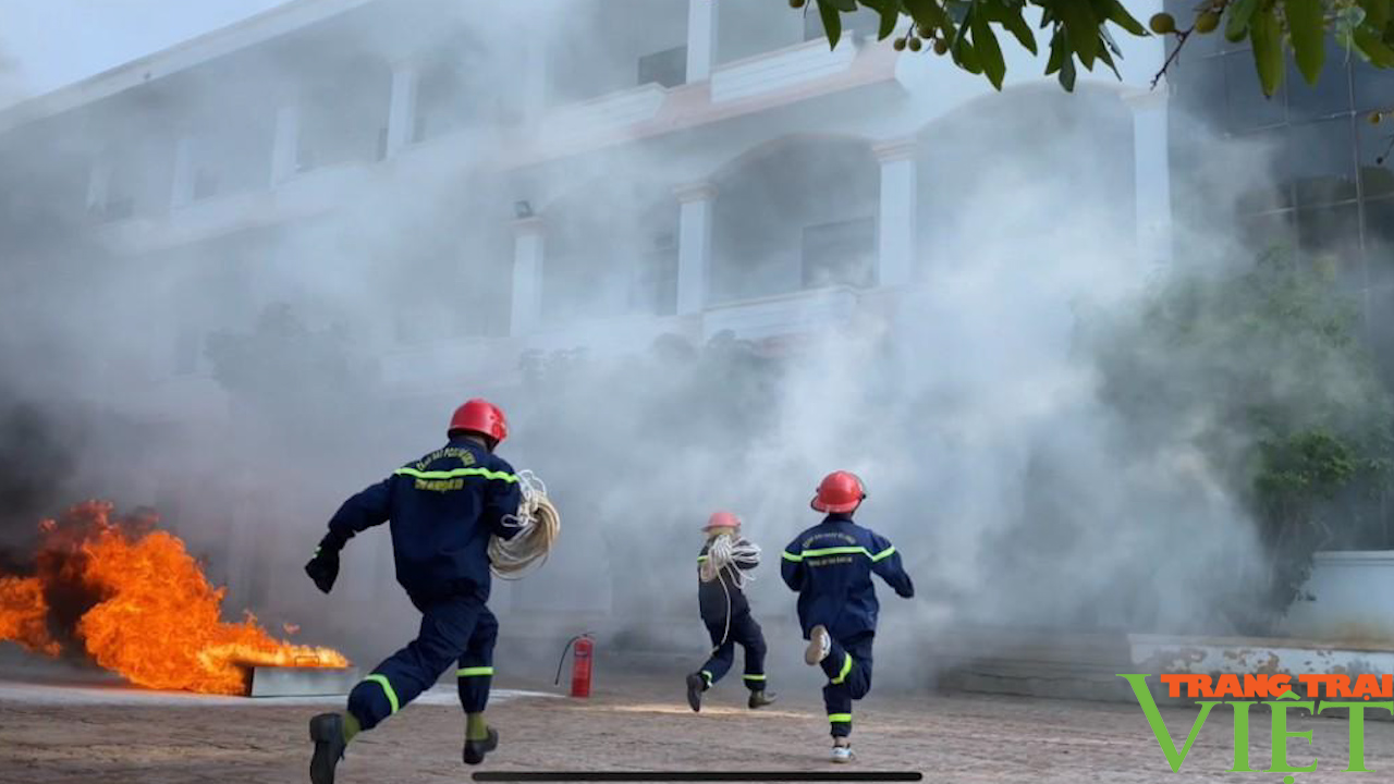 Sơn La: Triển khai mô hình &quot;Nhà tôi có bình chữa cháy&quot; - Ảnh 5.