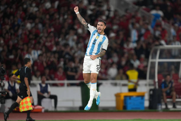 Paredes &quot;nã đại bác&quot;, Argentina đánh bại Indonesia 2-0 - Ảnh 4.