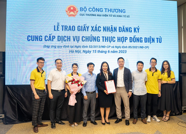 Bộ Công Thương trao giấy xác nhận cung cấp dịch vụ chứng thực hợp đồng điện tử cho MISA - Ảnh 3.