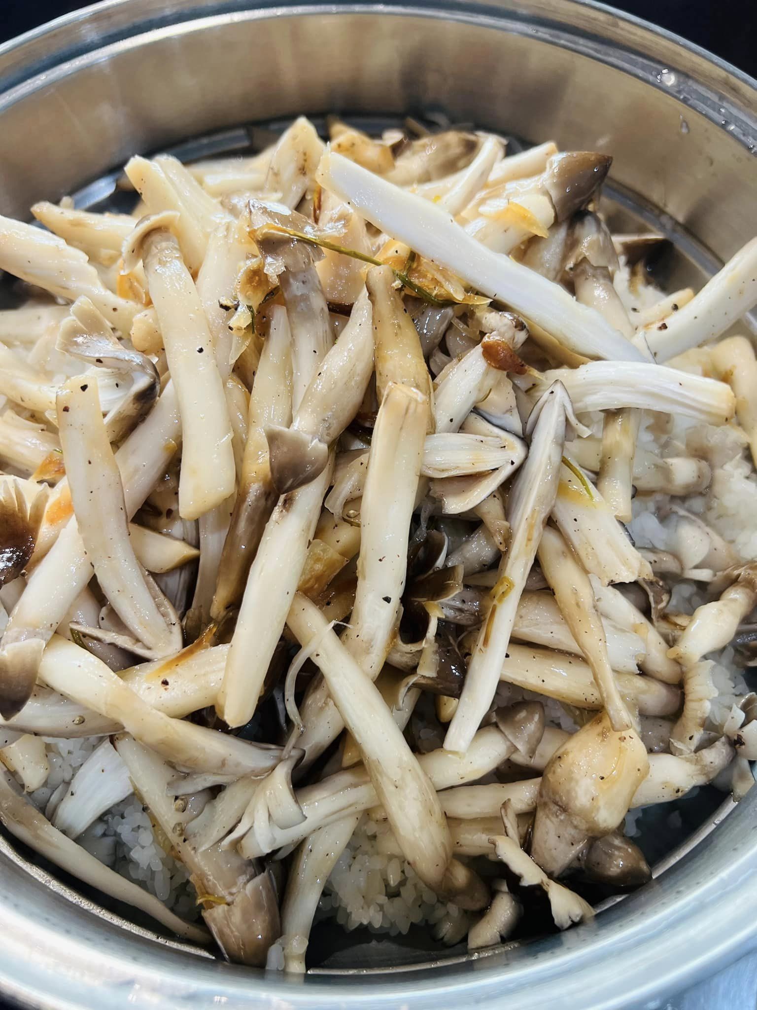 Nấm mối chưa vào mùa nhưng chị em đã săn lùng - Ảnh 6.