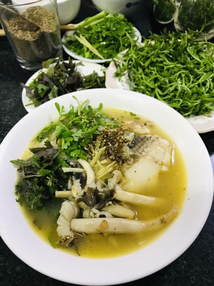 Nấm mối chưa vào mùa nhưng chị em đã săn lùng - Ảnh 2.