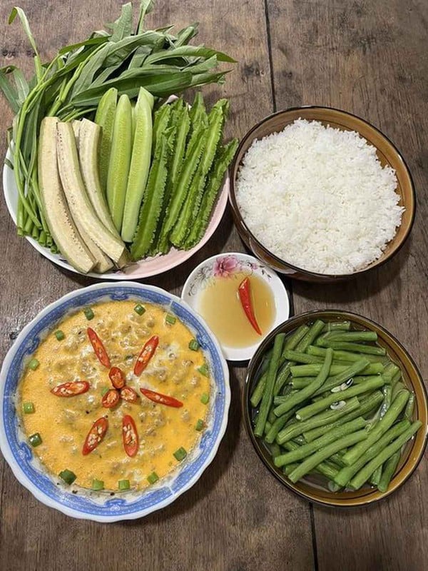 Loạt mâm cơm miền Tây khiến ai cũng muốn bỏ phố về quê - Ảnh 2.