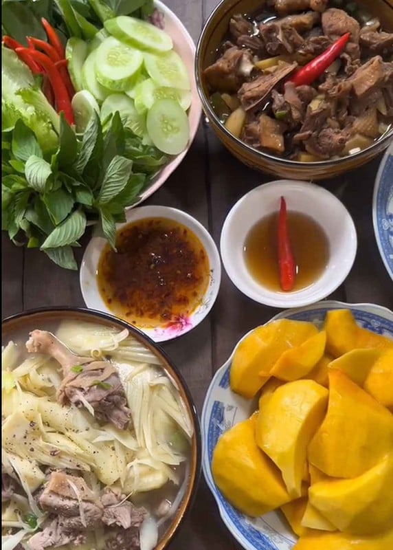 Loạt mâm cơm miền Tây khiến ai cũng muốn bỏ phố về quê - Ảnh 3.