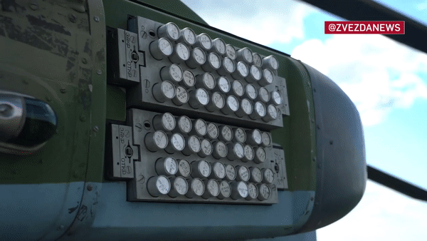Trực thăng Ka-52 Nga trúng hỏa lực nát đuôi nhưng vẫn bay về được căn cứ - Ảnh 17.