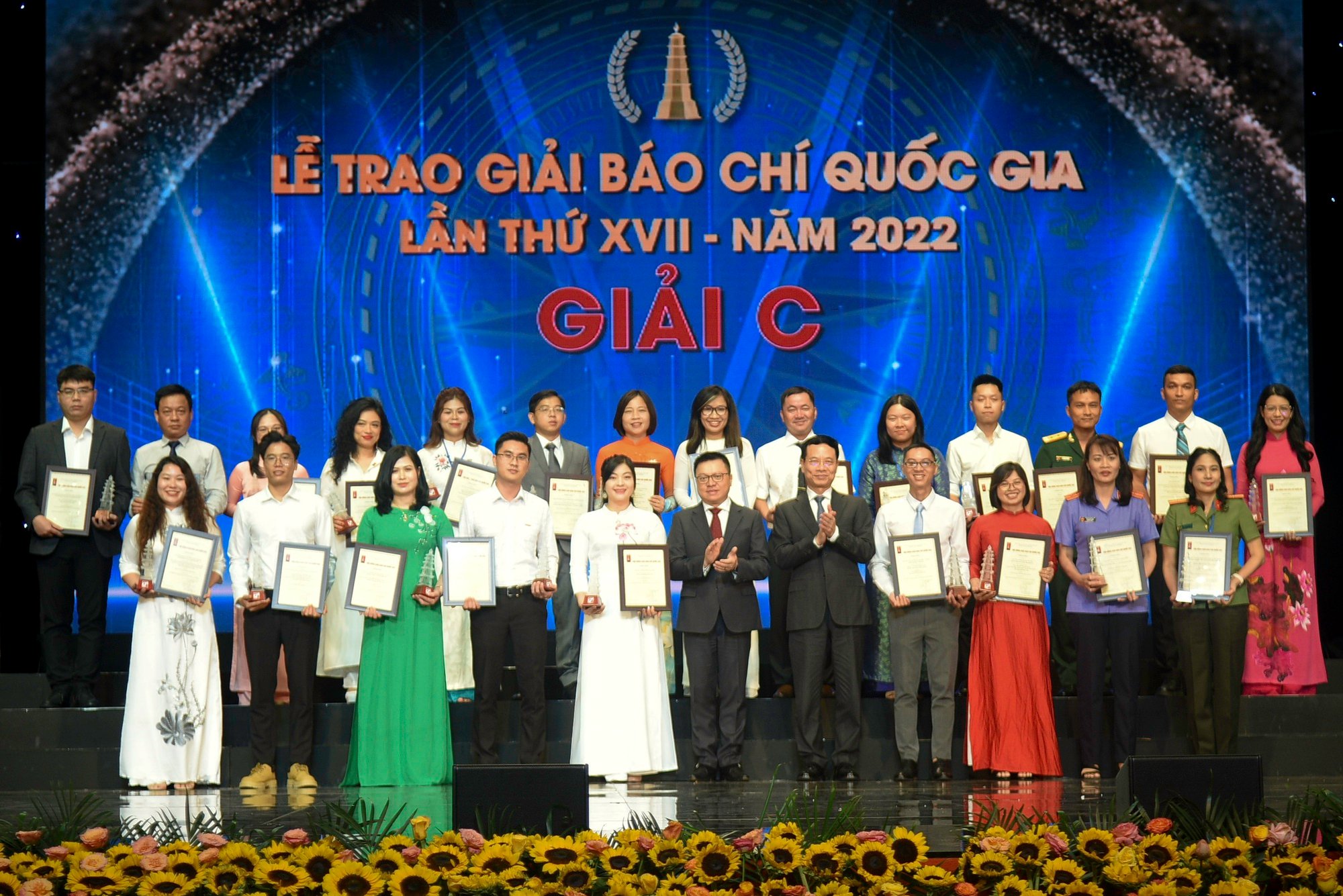 Báo Nông thôn Ngày nay/Dân Việt đoạt giải B và C Giải Báo chí Quốc gia năm thứ XVII - Ảnh 6.