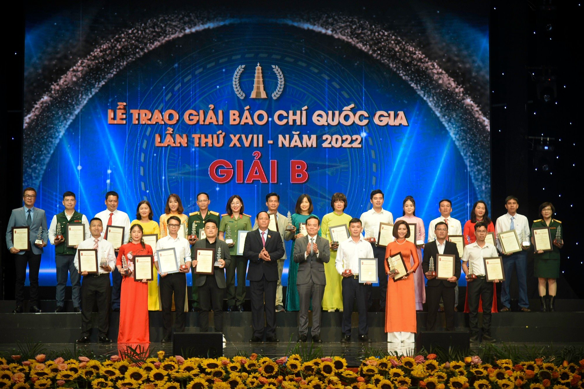 Báo Nông thôn Ngày nay/Dân Việt đoạt giải B và C Giải Báo chí Quốc gia năm thứ XVII - Ảnh 8.