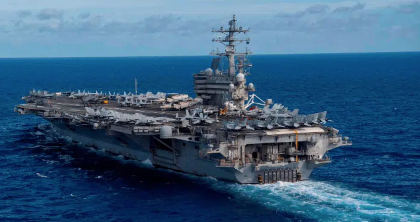 Tàu sân bay Mỹ Ronald Reagan thăm Việt Nam - Ảnh 1.