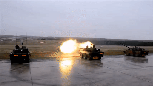 Xe tăng bánh lốp AMX-10 hàng đầu châu Âu lọt vào tay Nga - Ảnh 1.