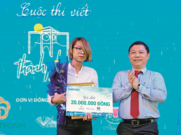 Nhà thơ, nhà văn hiện nay có thể sống được bằng &quot;ngòi bút&quot; không? - Ảnh 3.