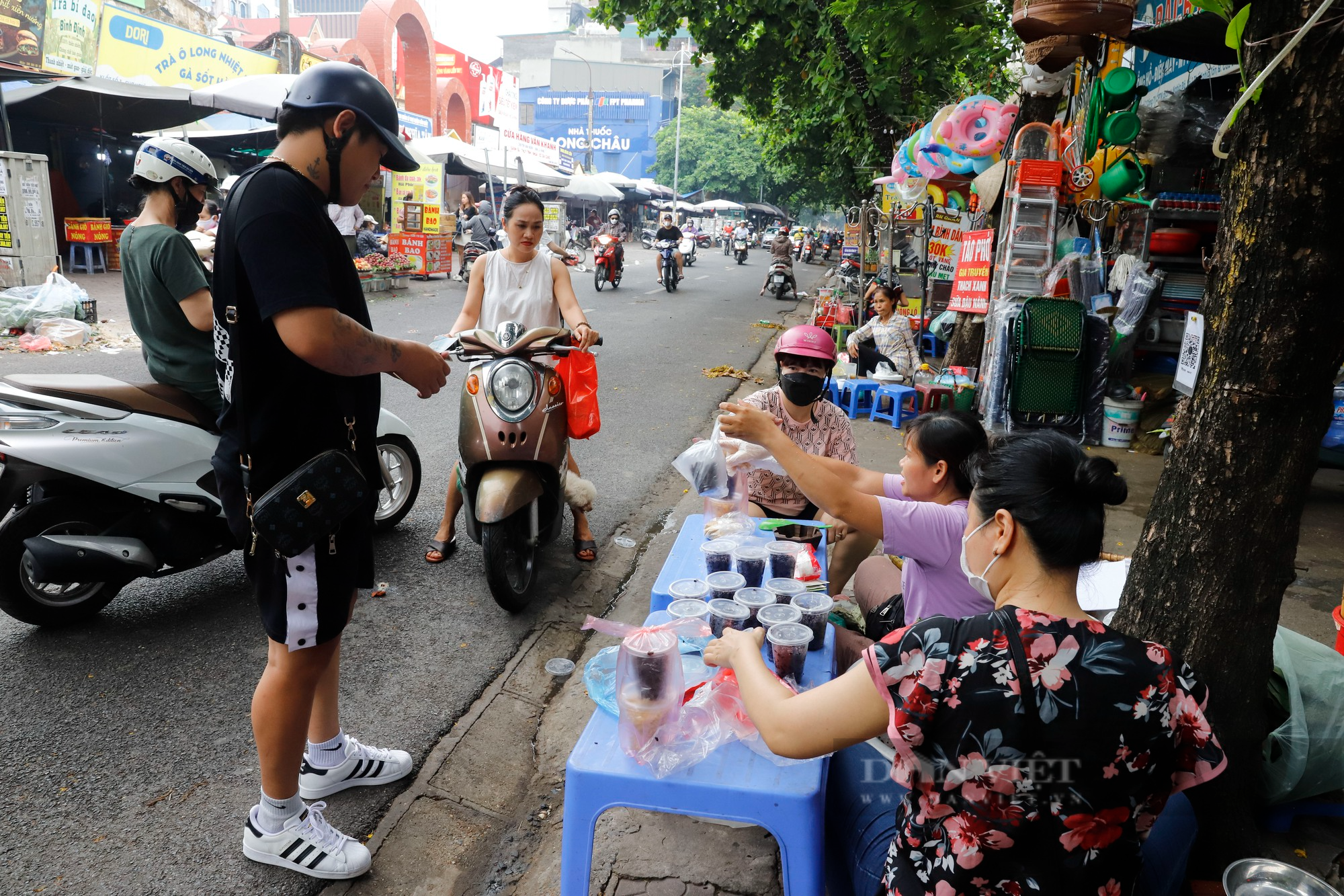 &quot;Chợ nhà giàu&quot; Hà Nội bán mâm cúng Tết Đoan Ngọ giá 600.000 đồng  - Ảnh 9.