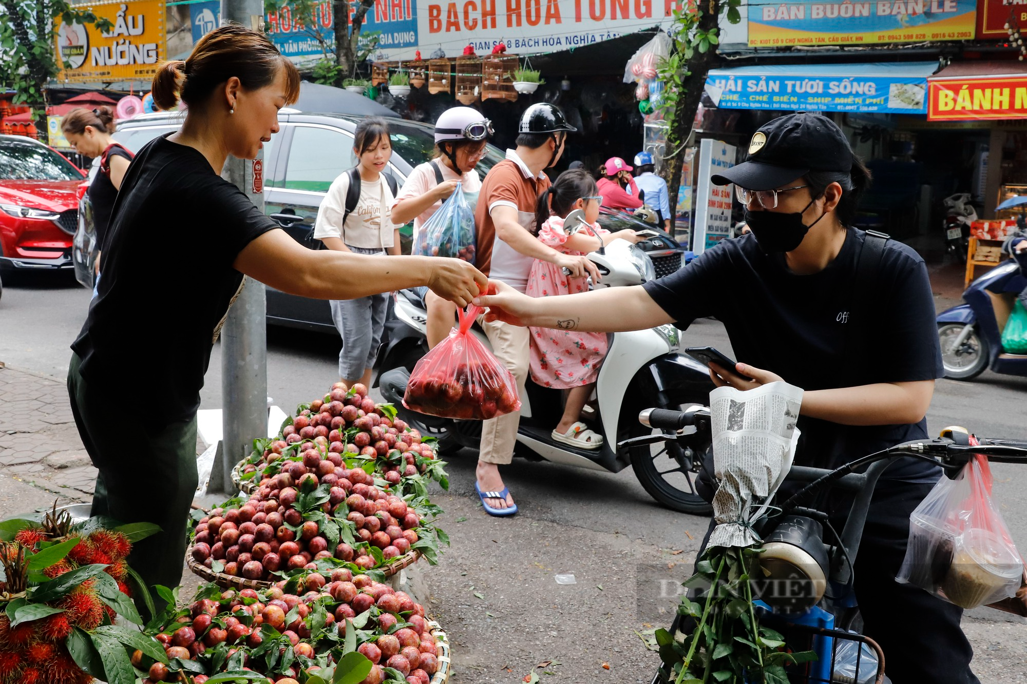 &quot;Chợ nhà giàu&quot; Hà Nội bán mâm cúng Tết Đoan Ngọ giá 600.000 đồng  - Ảnh 10.