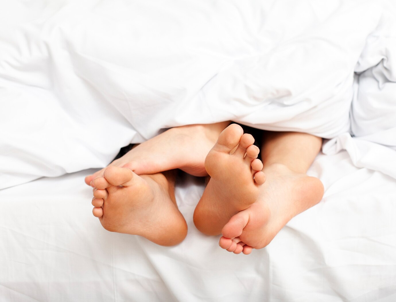 Làm hòa… trên giường - Ảnh 1.
