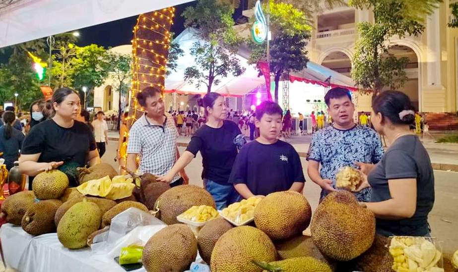 Thứ quả đặc sản không thể thiếu trong mâm lễ vật dâng cúng Thánh ở Sơn Tây được đem đi thi - Ảnh 1.