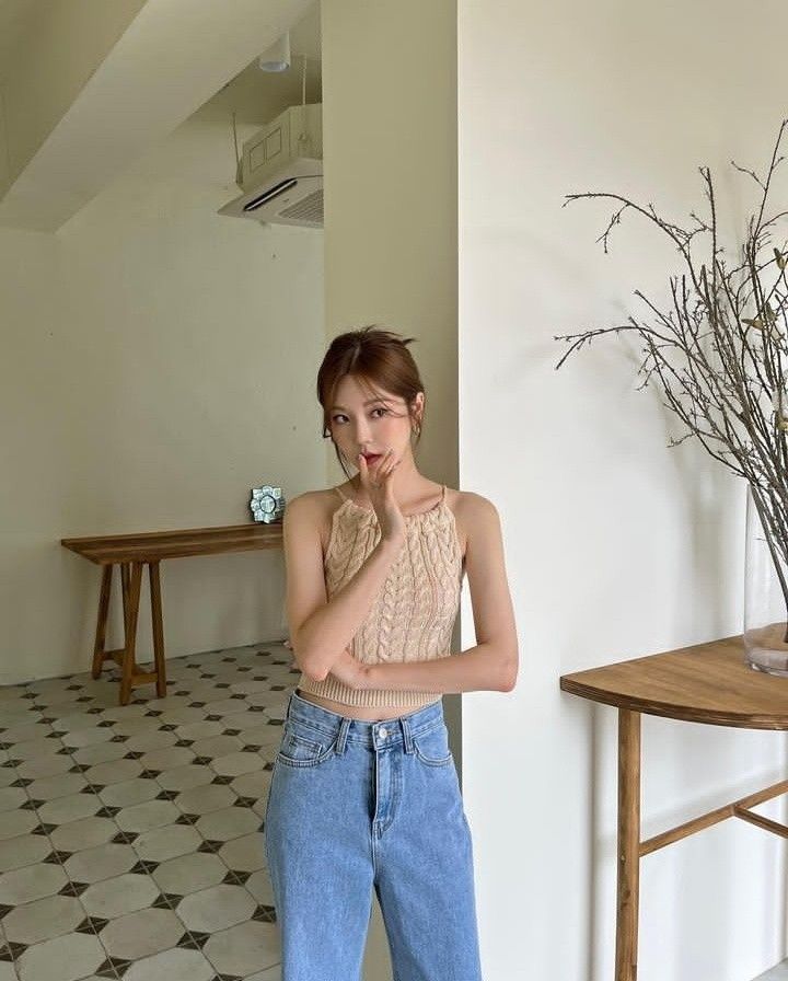 4 kiểu áo 3 lỗ giúp bạn thêm duyên dáng, trẻ trung - Ảnh 4.