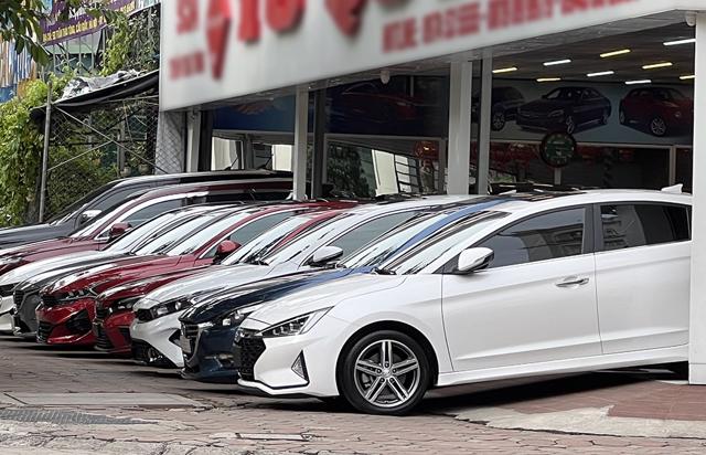 Thị trường ô tô cũ lao dốc, người tiêu dùng có cơ hội mua xe giá rẻ - Ảnh 3.