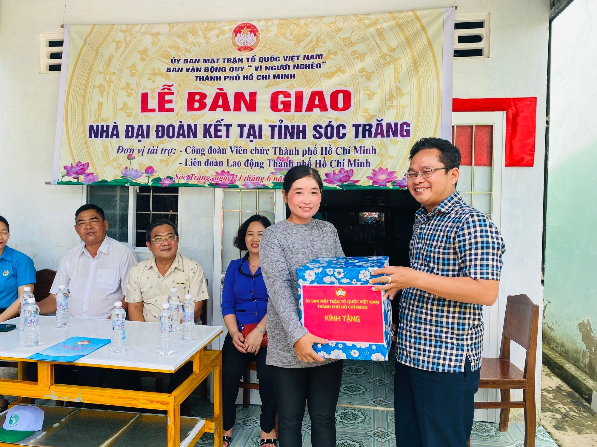 MTTQ TP.HCM xây dựng 96 căn nhà Đại đoàn kết tại các tỉnh miền Tây - Ảnh 2.