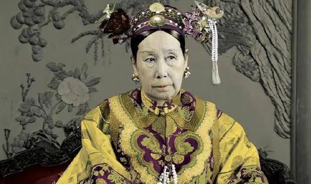 Hình ảnh về Từ Hi Thái hậu khi còn trẻ, 18 tuổi nhưng dung mạo, khí chất đã chẳng kém sao hạng A thời nay - Ảnh 1.