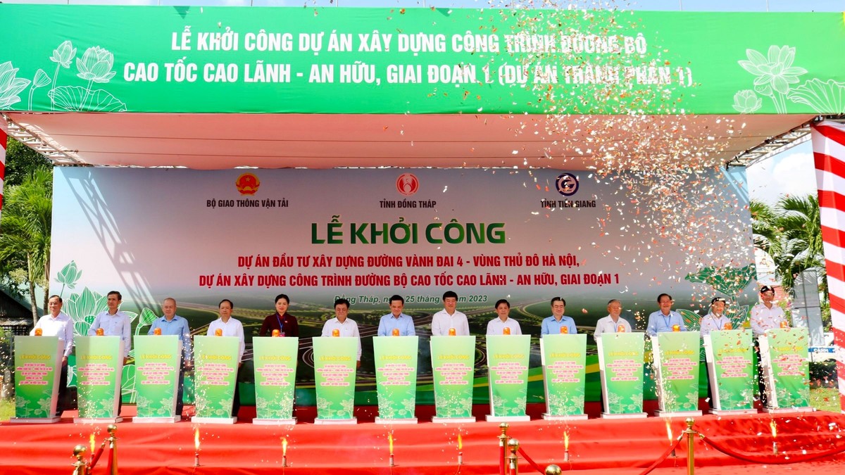 Cao tốc Cao Lãnh- An Hữu kết nối Đồng Tháp với 3 trung tâm lớn - Ảnh 1.