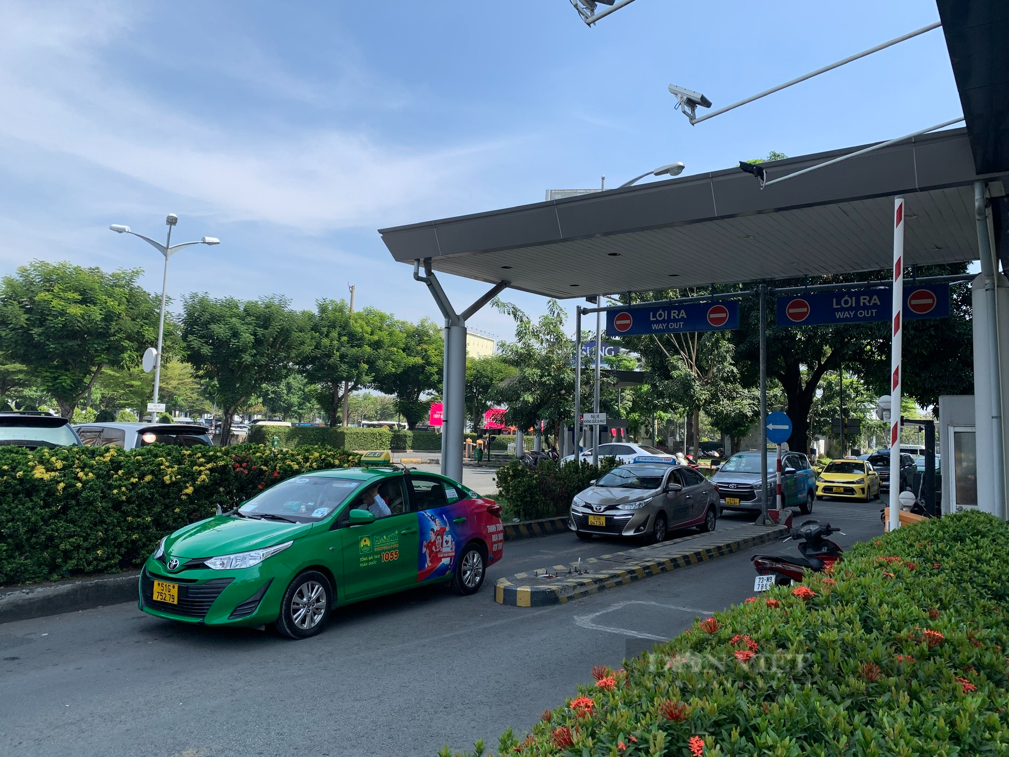 Kiểm định lại đồng hồ tính tiền 2 hãng taxi sau vụ gian lận giá cước tại Tân Sơn Nhất - Ảnh 1.