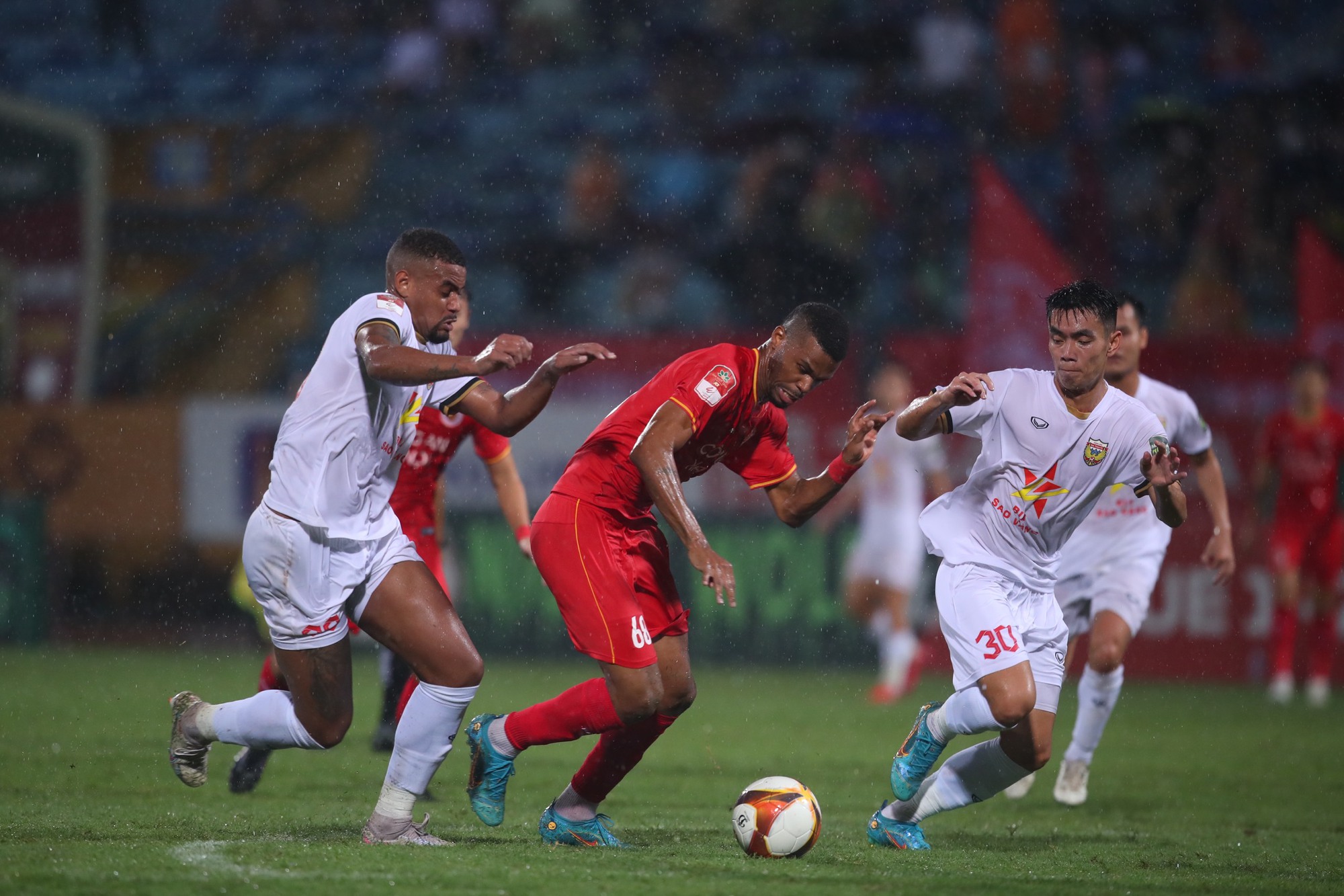 Nhận diện &quot;bát hùng&quot; V.League 2023: &quot;Nút thắt&quot; trận Topenland Bình Định tiếp HAGL - Ảnh 2.