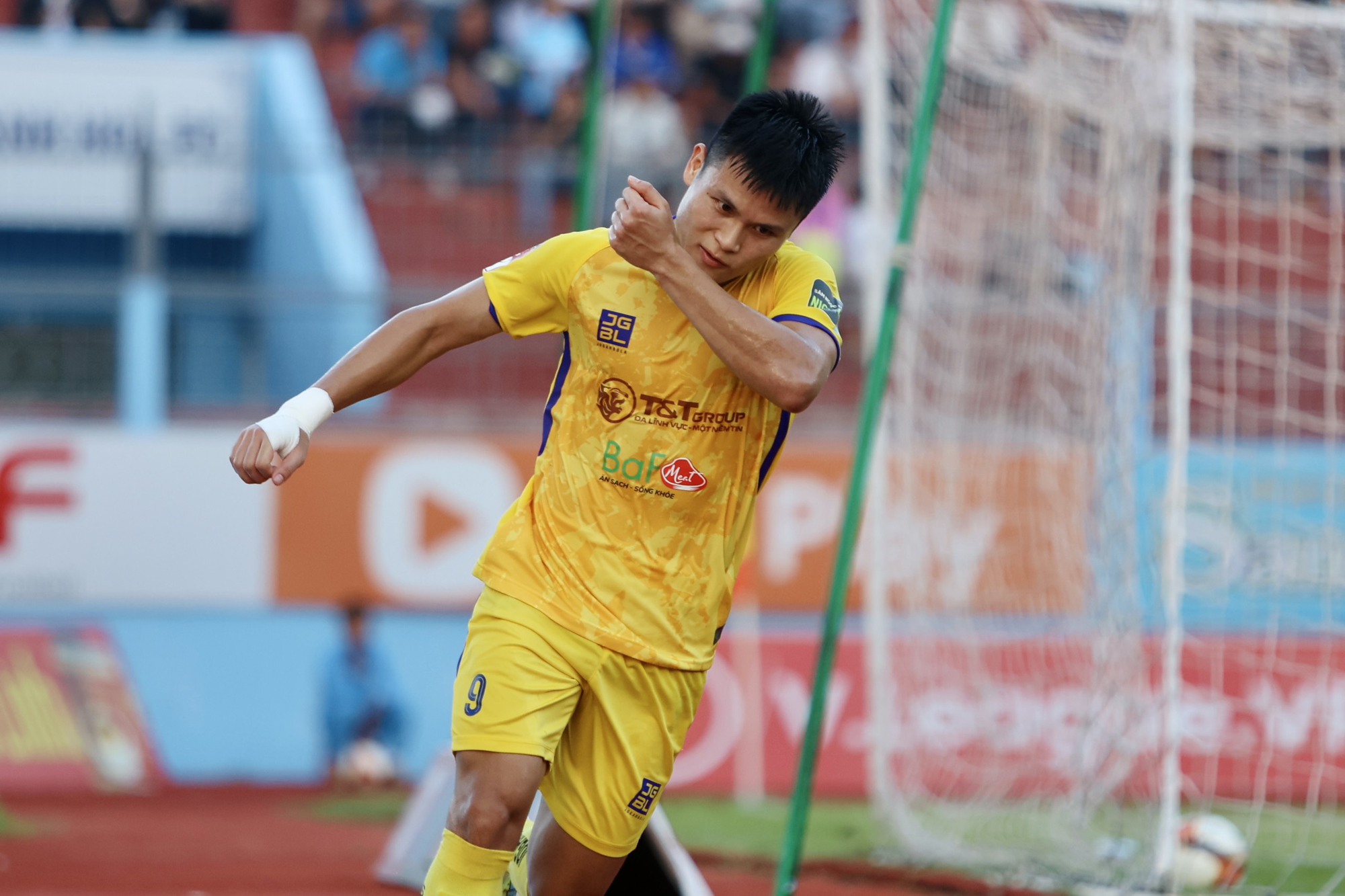 Nhận diện &quot;bát hùng&quot; V.League 2023: &quot;Nút thắt&quot; trận Topenland Bình Định tiếp HAGL - Ảnh 1.