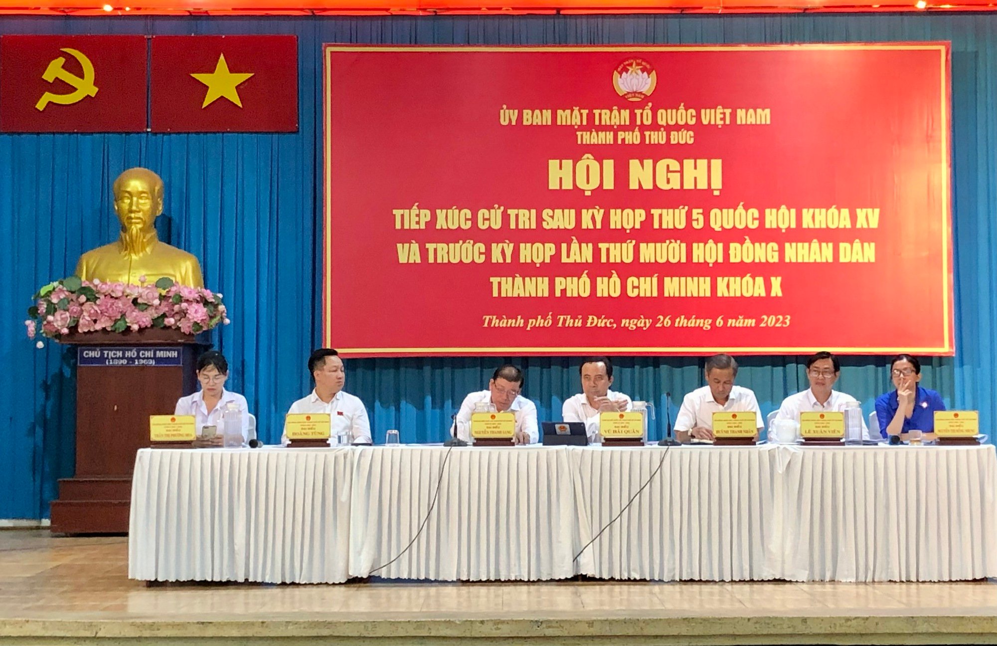 Cử tri TP.Thủ Đức (TP.HCM) bức xúc trước các dự án treo - Ảnh 1.